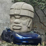 Explican la historia del Tesla aplastado por una cabeza Olmeca
