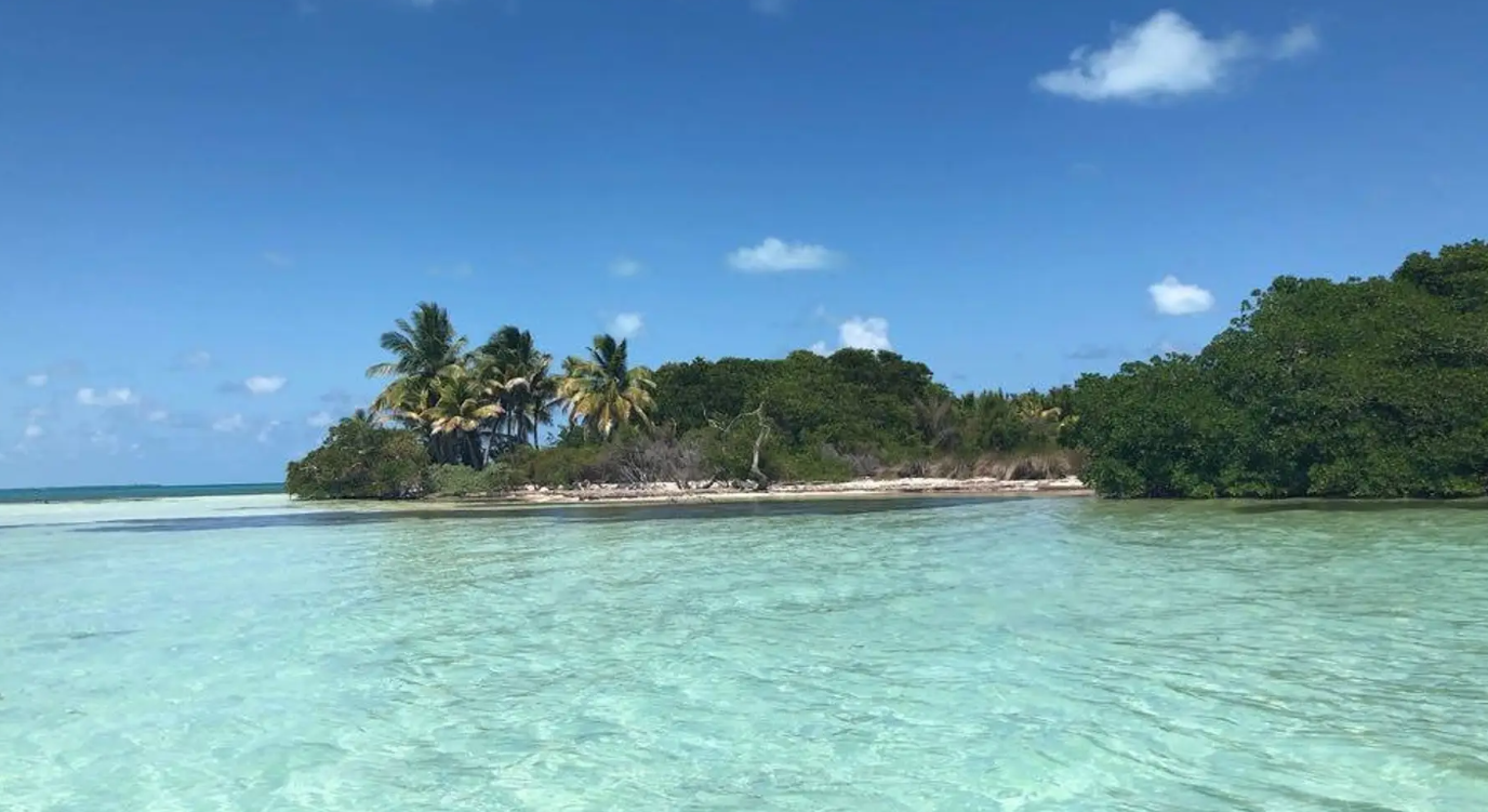 Ponen a la venta la última isla virgen de Quintana Roo